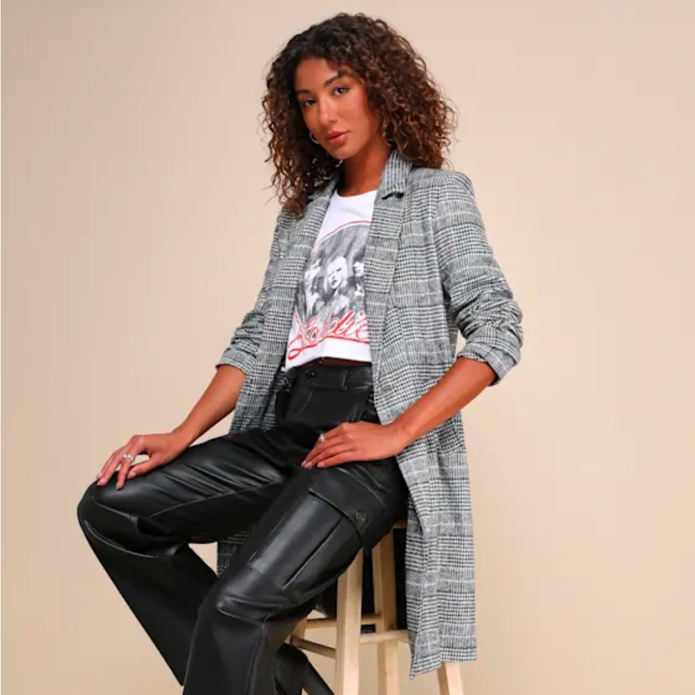 Black and white plaid long jacket